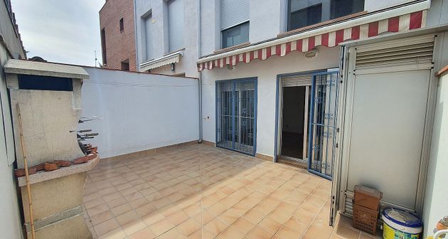 Foto 2 de Venta de casa adosada en Hostalric de 4 habitaciones con terraza y balcón