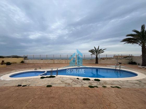 Foto 1 de Casa en venta en Pueblo de Cullera de 3 habitaciones con terraza y piscina