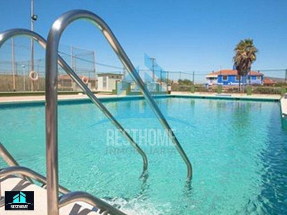 Foto 1 de Piso en venta en La Vega - Marenyet de 3 habitaciones con terraza y piscina