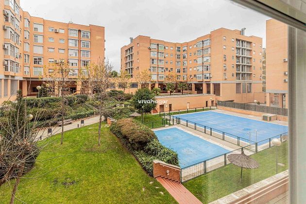 Foto 1 de Venta de piso en Valdebernardo - Valderribas de 2 habitaciones con terraza y piscina