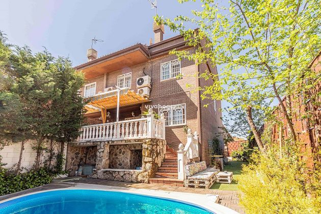 Foto 1 de Casa en venda a Parque Henares de 4 habitacions amb terrassa i piscina