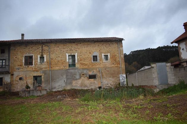 Foto 1 de Casa rural en venda a Ribamontán al Monte de 3 habitacions i 194 m²