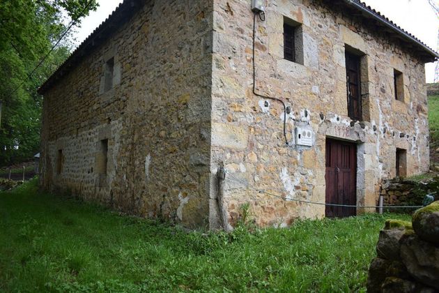 Foto 2 de Casa rural en venda a Villacarriedo de 1 habitació i 195 m²