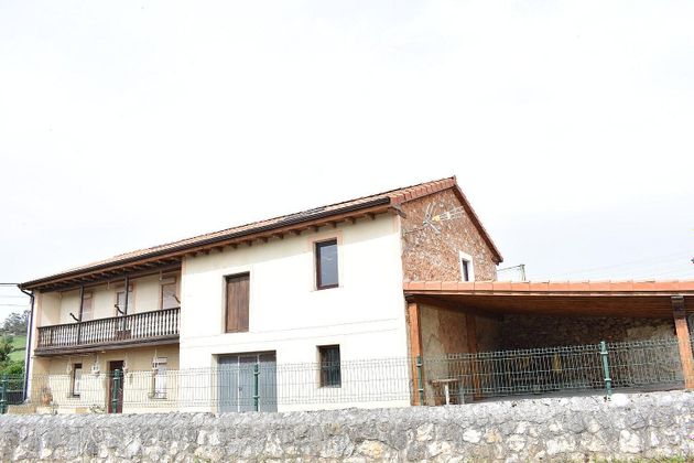 Foto 1 de Casa rural en venda a Penagos de 4 habitacions amb garatge i balcó