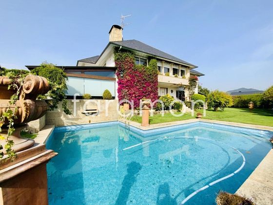 Foto 1 de Xalet en venda a Nigrán de 6 habitacions amb terrassa i piscina