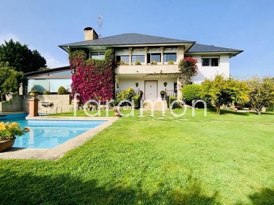 Foto 2 de Xalet en venda a Nigrán de 6 habitacions amb terrassa i piscina