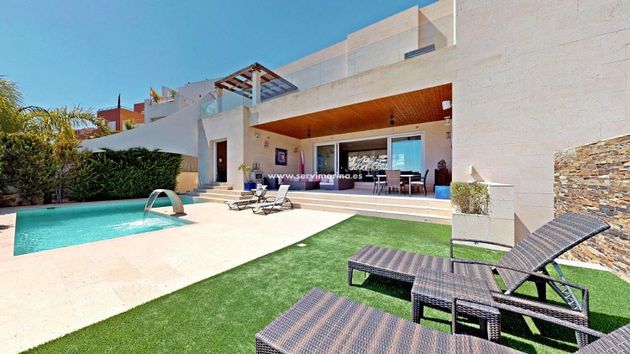 Foto 2 de Xalet en venda a calle Altos del Golf de 6 habitacions amb terrassa i piscina