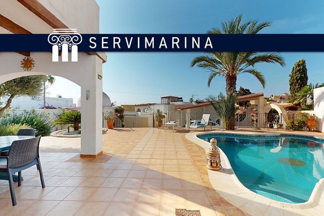 Foto 1 de Xalet en venda a calle Sevilla de 8 habitacions amb terrassa i piscina
