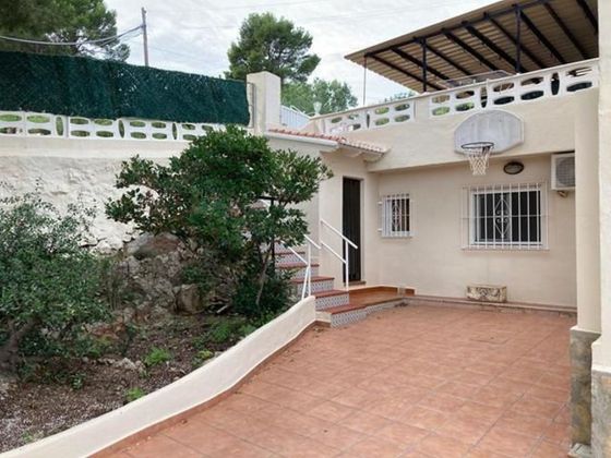 Foto 2 de Venta de chalet en Les Rotes/Las Rotas de 4 habitaciones con terraza y piscina