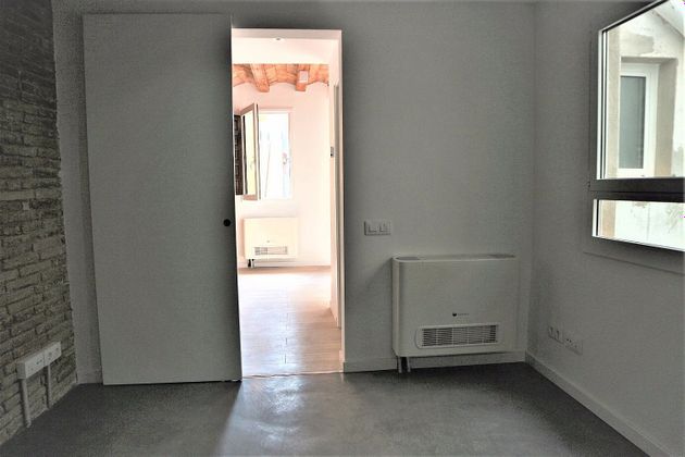 Foto 2 de Piso en venta en rambla Del Raval de 1 habitación con balcón y aire acondicionado