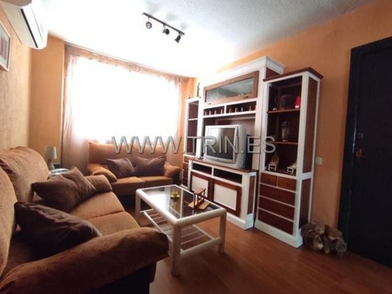 Foto 2 de Piso en alquiler en Universidad de 3 habitaciones con muebles y aire acondicionado