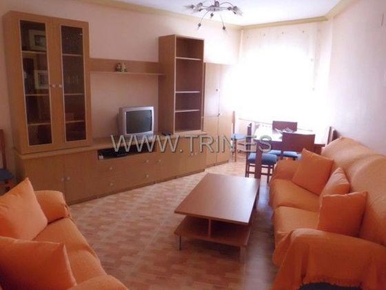 Foto 1 de Alquiler de piso en Marianistas - AVE de 3 habitaciones con muebles y aire acondicionado