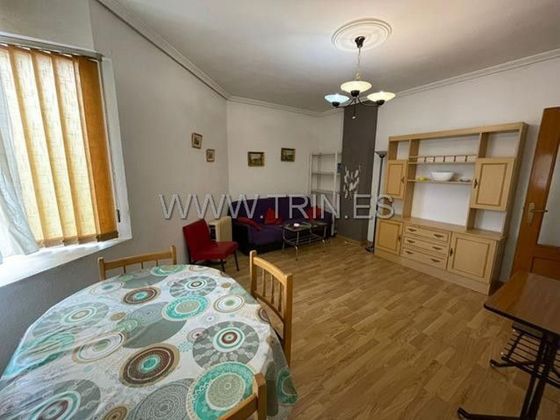 Foto 2 de Piso en alquiler en Universidad de 2 habitaciones con terraza y muebles