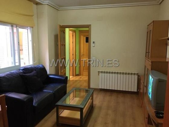 Foto 2 de Alquiler de piso en Santa María de 1 habitación con muebles y aire acondicionado