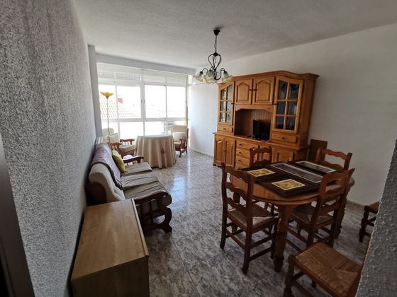 Foto 1 de Pis en lloguer a Marianistas - AVE de 3 habitacions amb terrassa i mobles