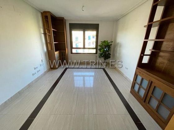 Foto 1 de Alquiler de piso en ronda Del Carmen de 1 habitación con terraza y piscina