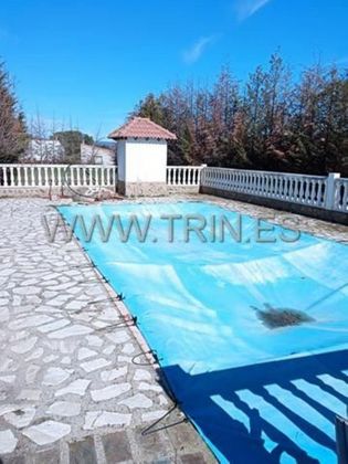 Foto 1 de Casa adossada en venda a calle Nueva de 4 habitacions amb terrassa i piscina