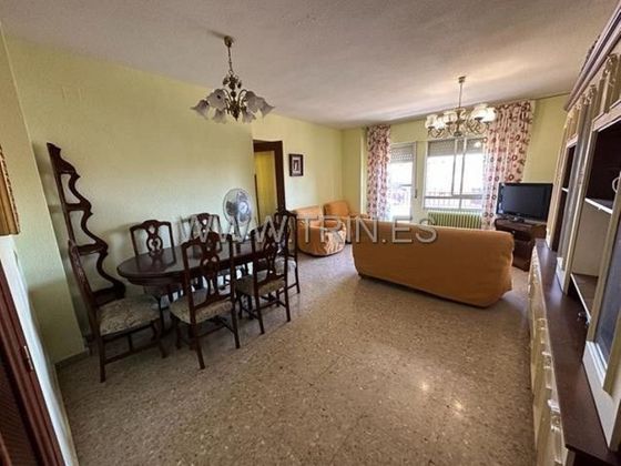 Foto 2 de Piso en alquiler en calle Hidalgos de 4 habitaciones con terraza y muebles