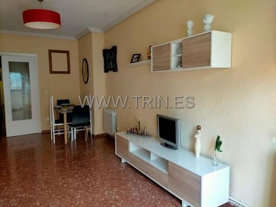 Foto 2 de Piso en alquiler en calle Altagracia de 4 habitaciones con terraza y muebles