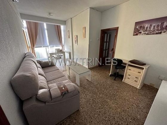 Foto 2 de Pis en lloguer a calle Galicia de 3 habitacions amb mobles i aire acondicionat