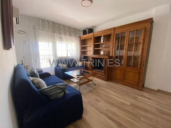 Foto 2 de Alquiler de piso en avenida Rey Santo de 3 habitaciones con terraza y muebles