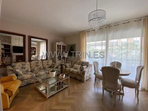 Foto 2 de Piso en venta en pasaje Lanzarote de 4 habitaciones con terraza y aire acondicionado