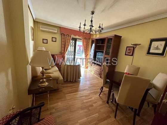 Foto 2 de Pis en lloguer a calle Alarcos de 2 habitacions amb terrassa i mobles