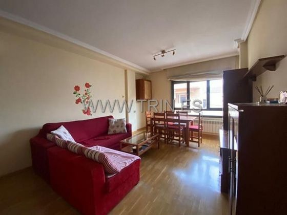 Foto 1 de Dúplex en alquiler en calle Moreria de 2 habitaciones con terraza y muebles