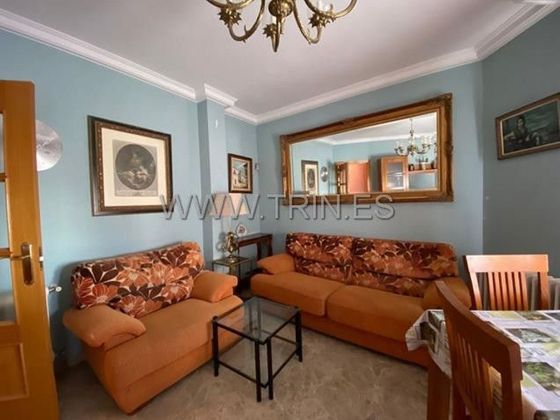 Foto 1 de Pis en venda a calle Lirio de 2 habitacions amb mobles i balcó