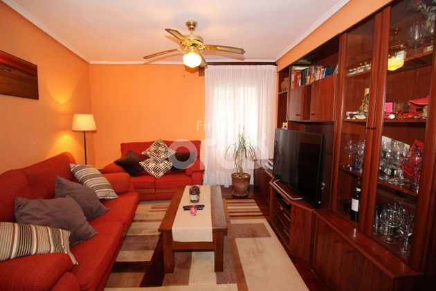 Foto 2 de Piso en venta en Santurtzi de 2 habitaciones con calefacción y ascensor