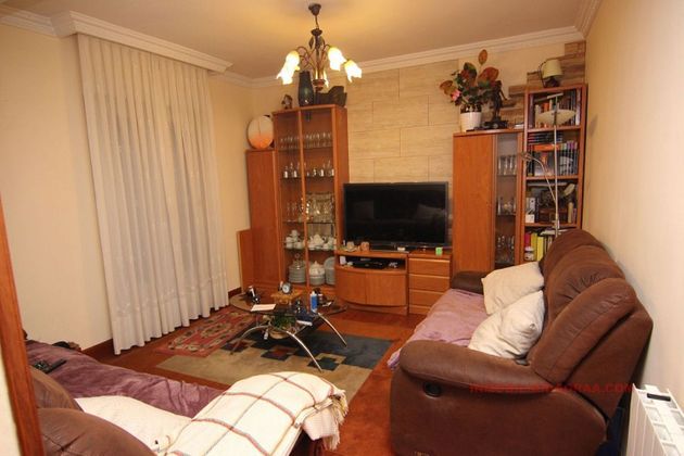Foto 1 de Piso en venta en Santurtzi de 4 habitaciones con balcón y calefacción