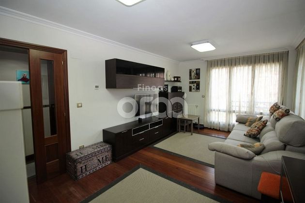 Foto 2 de Pis en venda a Santurtzi de 2 habitacions amb garatge i balcó