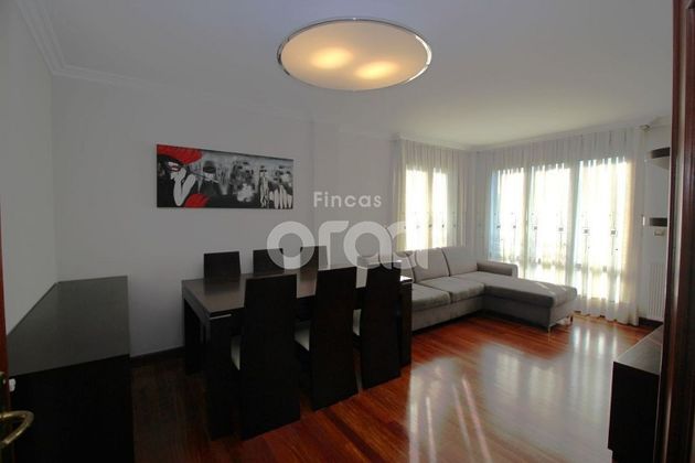 Foto 1 de Pis en venda a Santurtzi de 2 habitacions amb garatge i balcó
