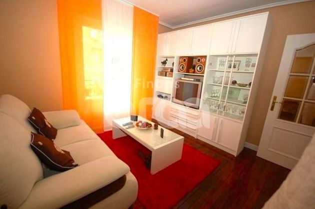 Foto 1 de Piso en venta en Santurtzi de 3 habitaciones con balcón y ascensor
