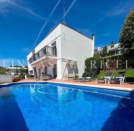 Foto 2 de Xalet en venda a Vallpineda - Santa Bàrbara de 6 habitacions amb terrassa i piscina