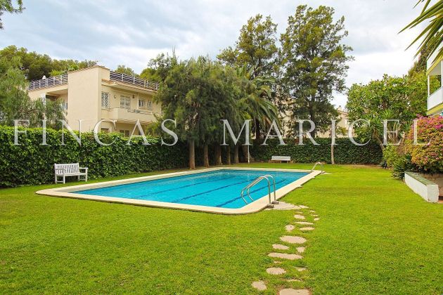 Foto 1 de Pis en venda a Can Girona - Terramar - Can Pei - Vinyet de 1 habitació amb terrassa i piscina