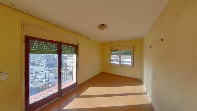 Foto 1 de Piso en venta en Canovelles de 4 habitaciones con terraza y balcón