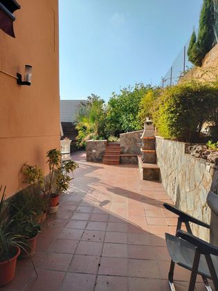Foto 2 de Xalet en venda a Canovelles de 4 habitacions amb terrassa i garatge