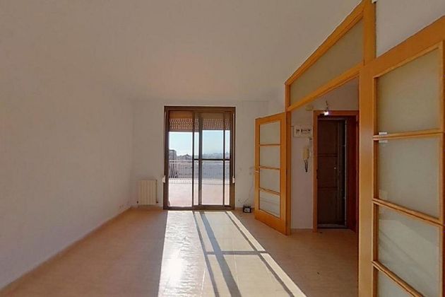 Foto 1 de Venta de piso en calle Mare Alfonsa Cavin de 3 habitaciones con terraza y balcón