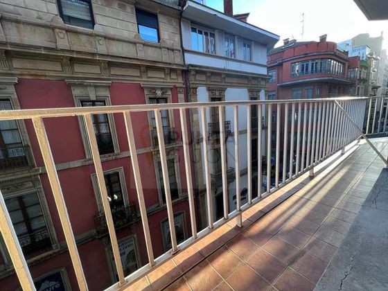 Foto 1 de Pis en lloguer a Centro - Gijón de 3 habitacions amb terrassa i mobles