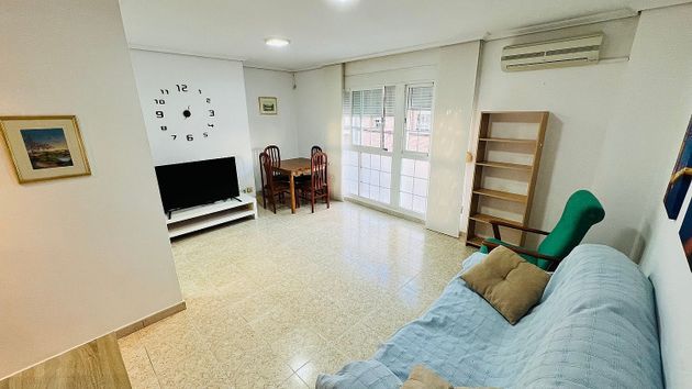 Foto 1 de Piso en alquiler en Zona Concordia de 2 habitaciones con muebles y balcón