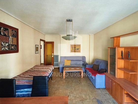 Foto 1 de Pis en venda a Centro - Salamanca de 5 habitacions amb balcó i calefacció