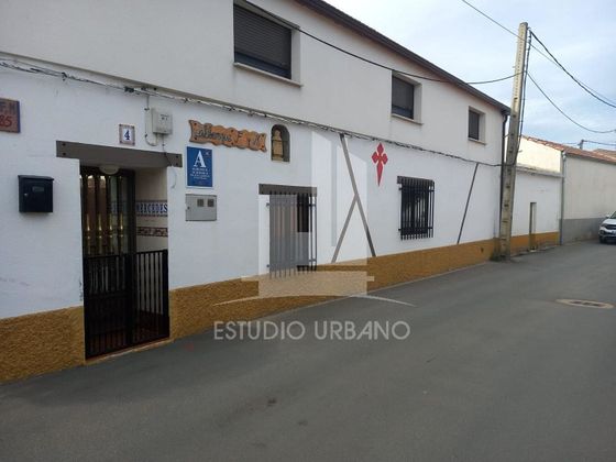 Foto 2 de Venta de casa en calle Garcia de la Serna de 3 habitaciones con garaje y calefacción