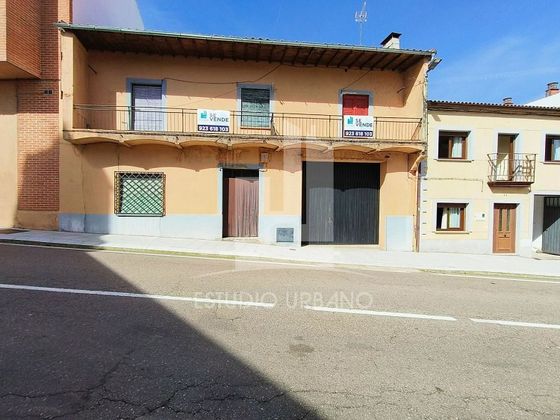 Foto 1 de Piso en venta en calle Príncipe de Asturias de 2 habitaciones con balcón