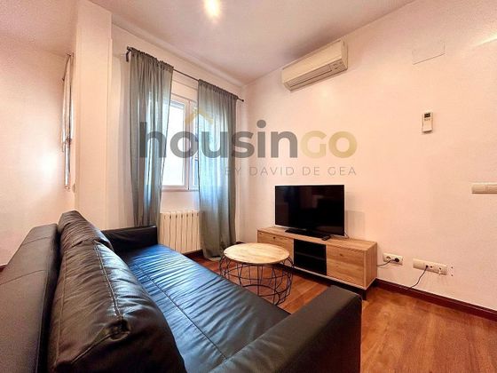 Foto 1 de Alquiler de piso en Cortes - Huertas de 1 habitación con terraza y muebles