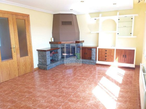 Foto 1 de Casa en venda a Quintanilla Vivar de 4 habitacions amb garatge i jardí