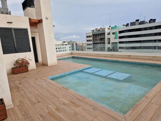 Foto 2 de Piso en alquiler en Malilla de 4 habitaciones con piscina y garaje