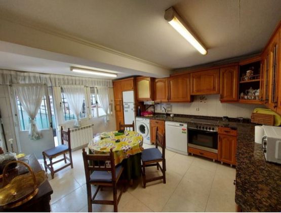 Foto 2 de Pis en venda a Centro - Vitoria-Gasteiz de 4 habitacions amb terrassa i calefacció