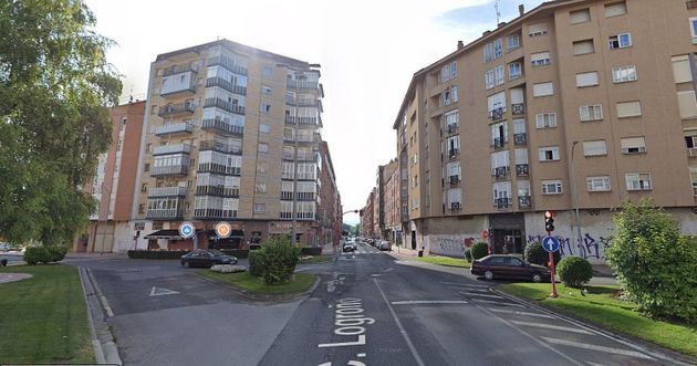 Foto 1 de Local en lloguer a calle Logroño de 148 m²