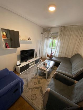 Foto 2 de Pis en venda a Zaramaga de 3 habitacions amb terrassa i ascensor